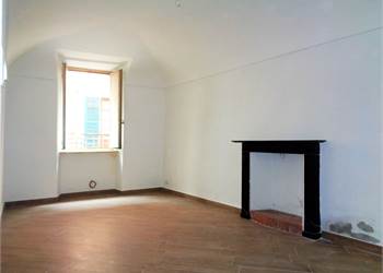 Casa con tre appartamenti al Borgo Ponte 