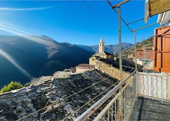 House with panoramic balcony