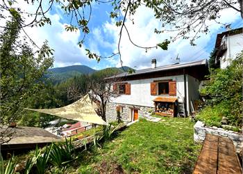 Detached house with garden and private spa.