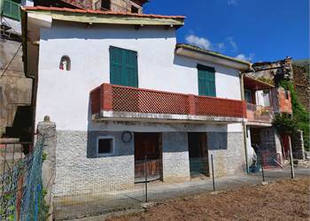 Detached house with private garden