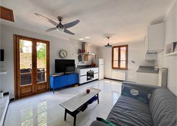 Casa semi-indipendente in ottimo stato