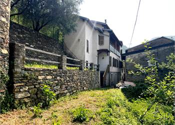 Semi-Detached House with Garden
