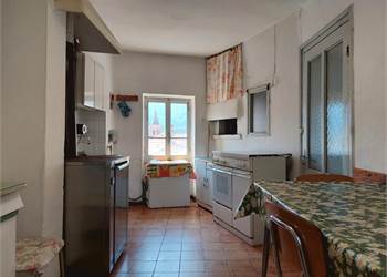Four-room apartment for €13,000