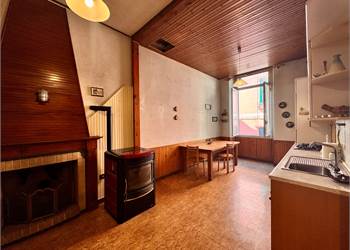 Trilocale in palazzina storica con affreschi