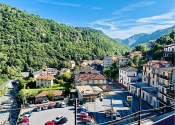 Appartamento mansardato con vista panoramica su Ormea. 
