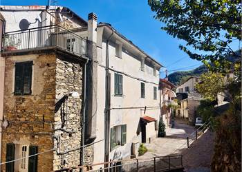 Appartamento in palazzina d'epoca con terrazzo