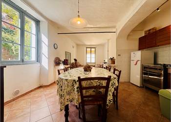 Appartamento in palazzina d'epoca con terrazzo