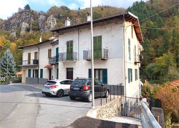 Due appartamenti, terrazzo e giardino