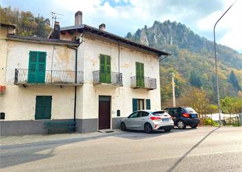 Due appartamenti, terrazzo e giardino