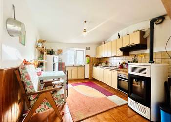 Porzione di casa con terrazzo vista mare. 