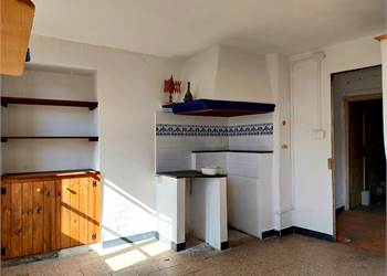 Casa bifamiliare parzialmente da ristrutturare ad € 19.000