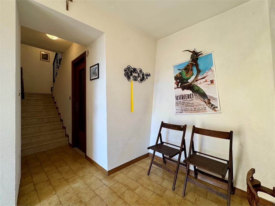 Photo 33