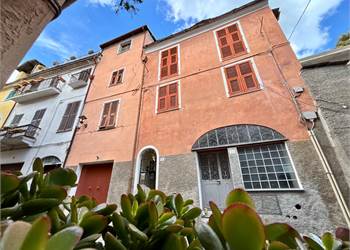 Terratetto in centro a Pieve di Teco 