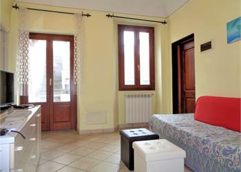 Appartamento con terrazzino a 20 minuti dalle spiagge