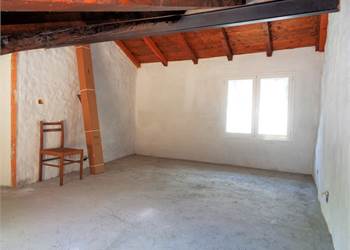 Appartamento quadrilocale con terrazzo 